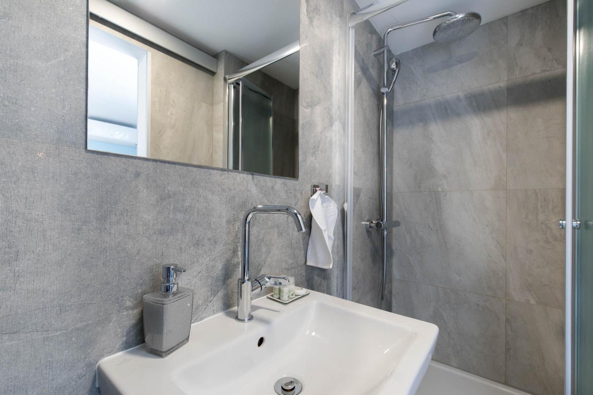Beachfront Apartments Zanic Podstrana Exterior foto