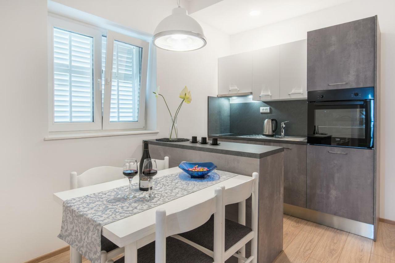 Beachfront Apartments Zanic Podstrana Exterior foto