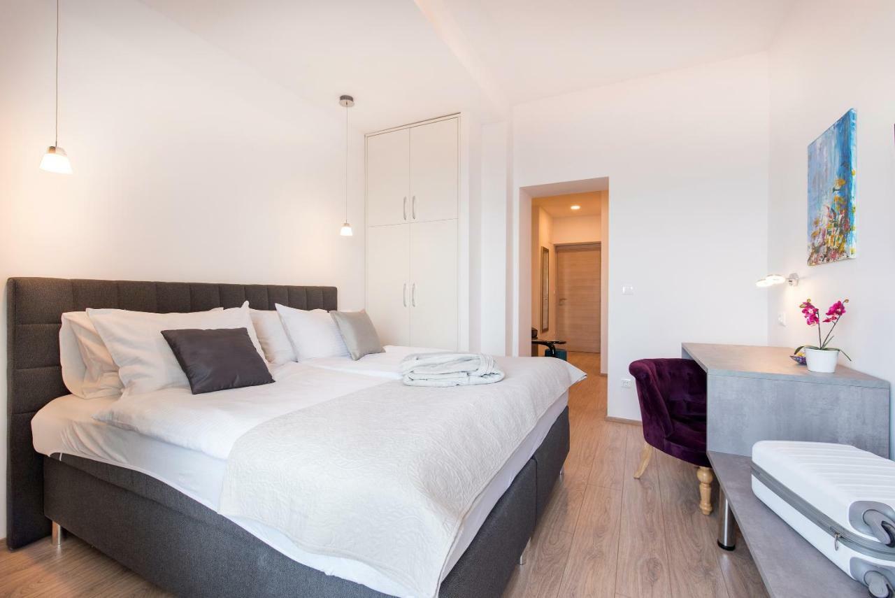 Beachfront Apartments Zanic Podstrana Exterior foto